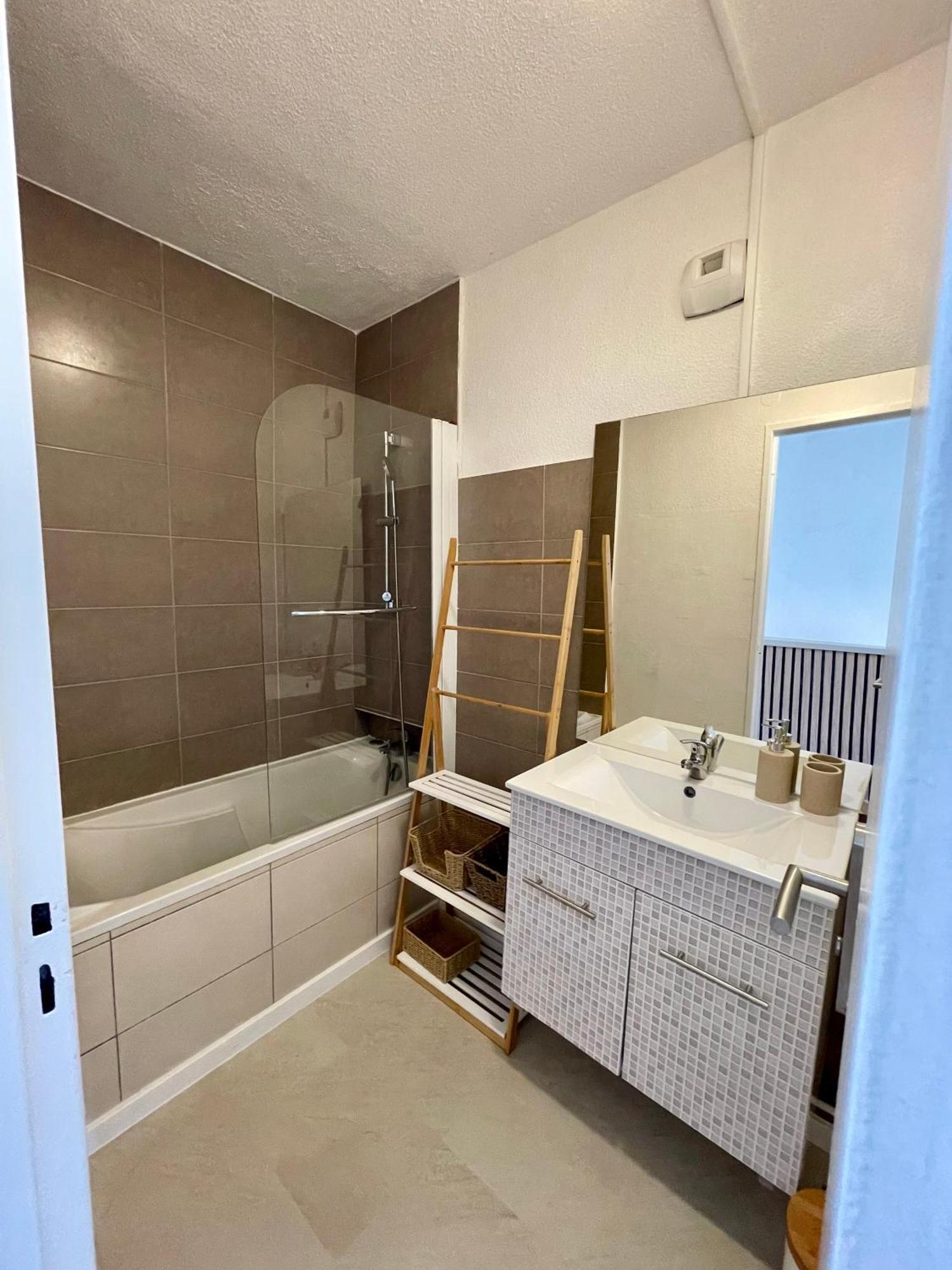 Superbe Duplex Refait A Neuf ! Hyères Exterior foto