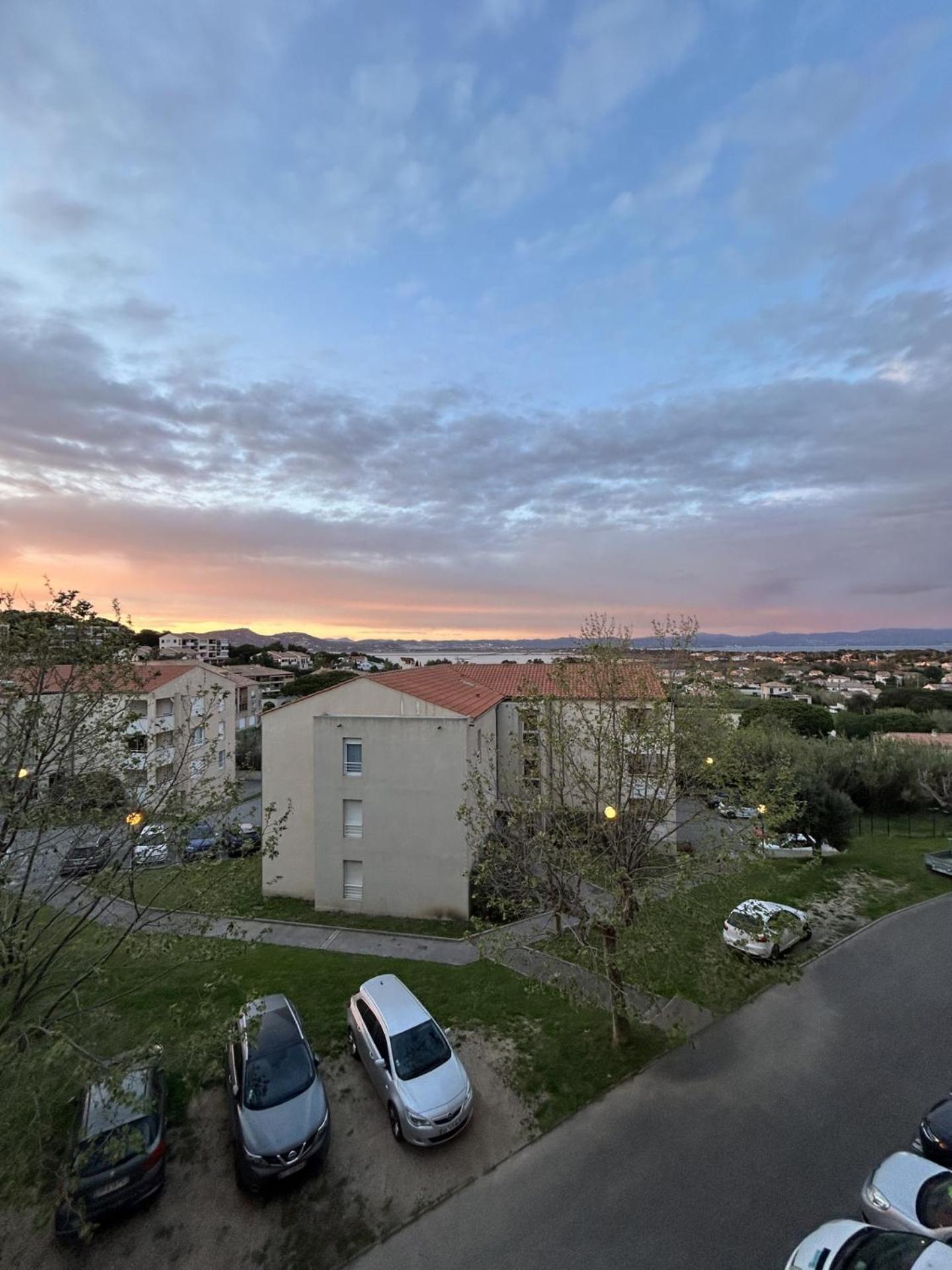 Superbe Duplex Refait A Neuf ! Hyères Exterior foto